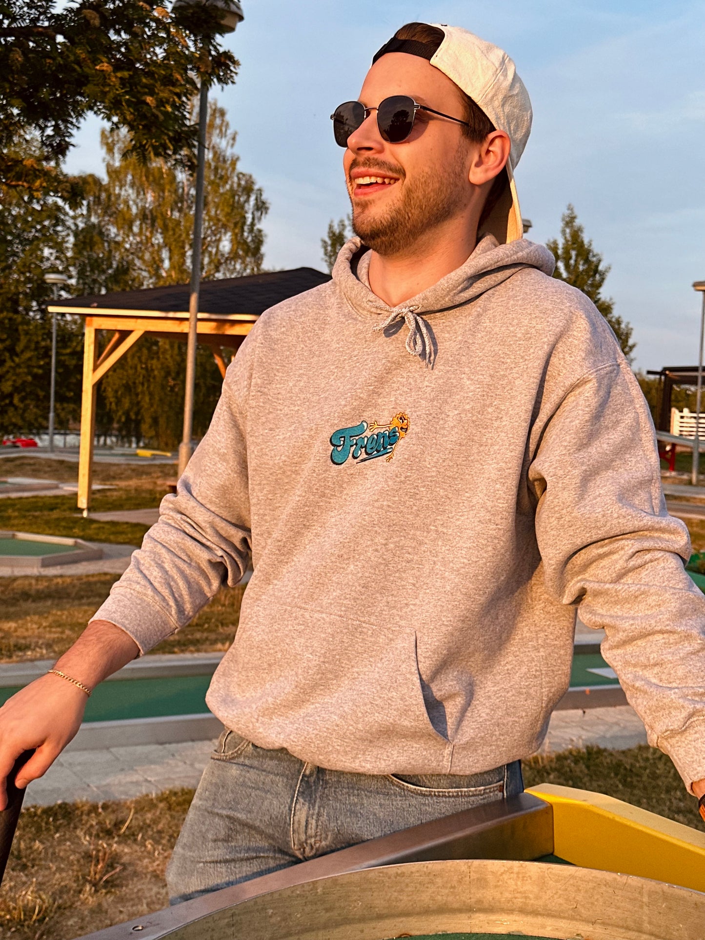 CLASSIC HOODIE